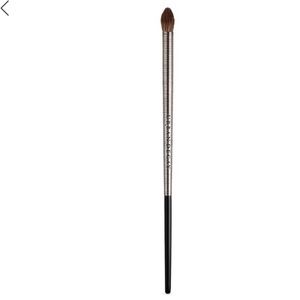 Urban decay tapered blending brush E-209